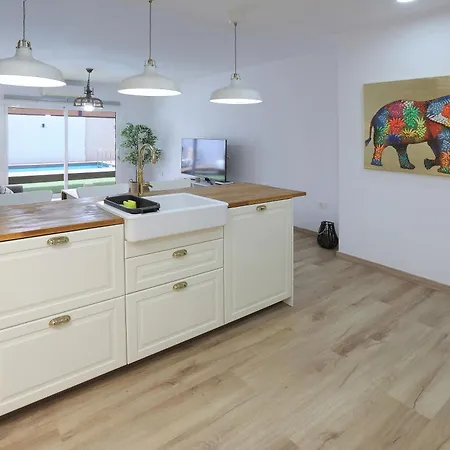 Casa Berkana Con Piscina Holiday home Playa Honda (Lanzarote)