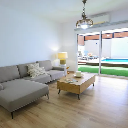 Casa Berkana Con Piscina 度假居